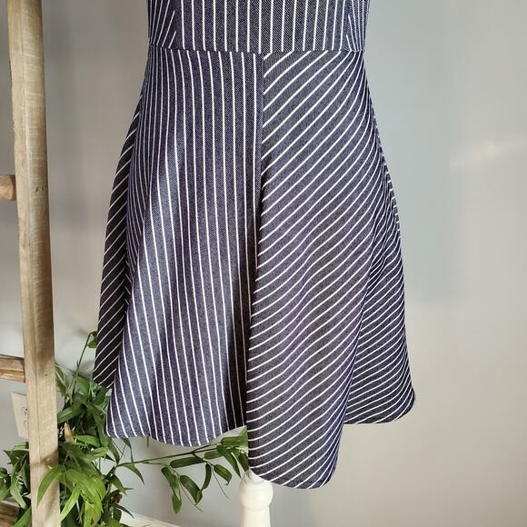 BCBGeneration Sleeveless Blue Denim Striped A Line Dress Size 4 - Picture 6 of 9